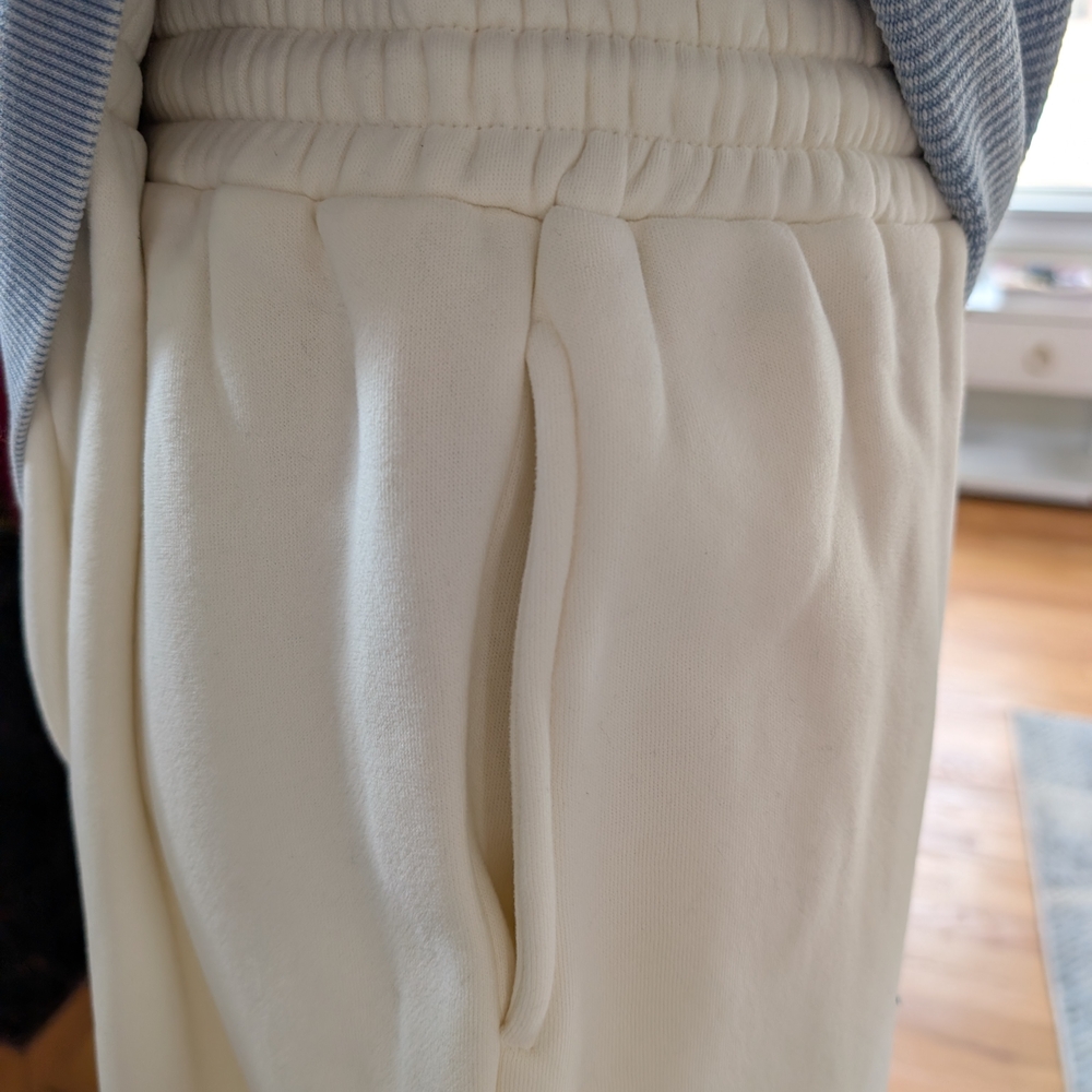 Super Soft Women's Wide Leg Cream Sweatpants With Pockets - Picture 5 of 7
